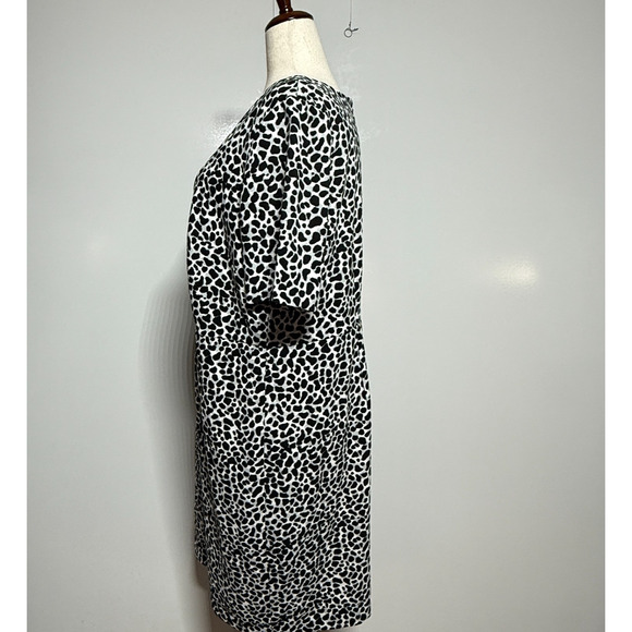 Talbots Dress 20W Knee Length Black White Animal Print Shift Back Zip Career - Picture 4 of 11